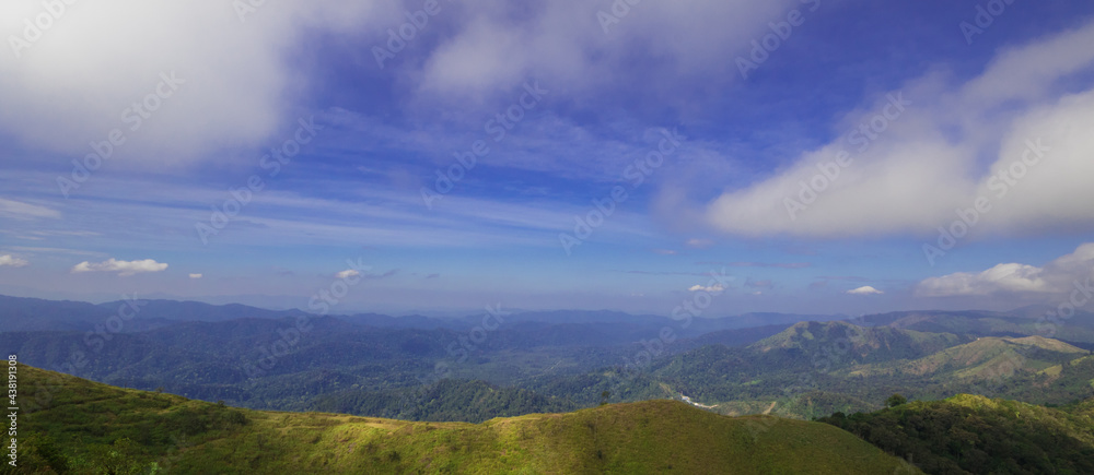 The mountain with the blue sky