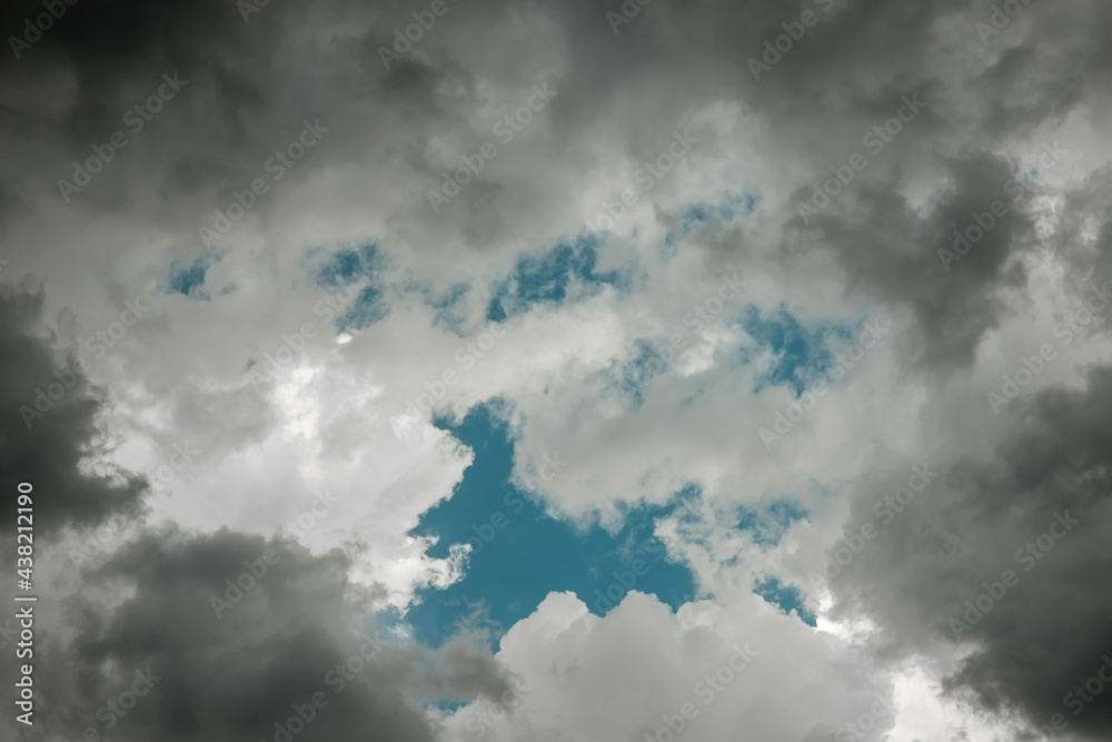 Obraz premium Beautiful clouds. The sky before the rain. Storm clouds.