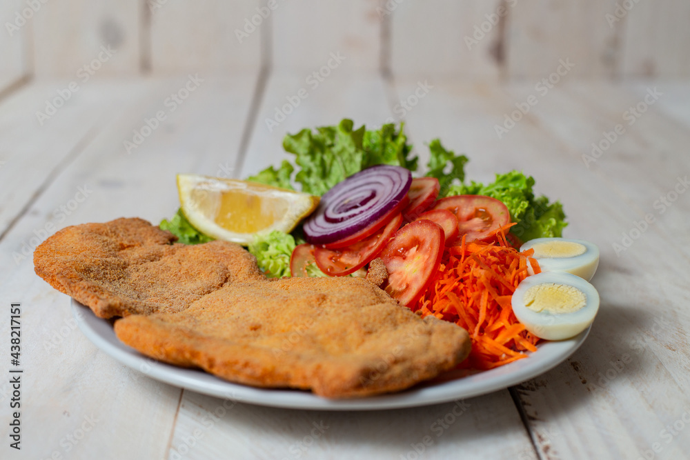 Milanesa con ensalada Milanesa con ensalada