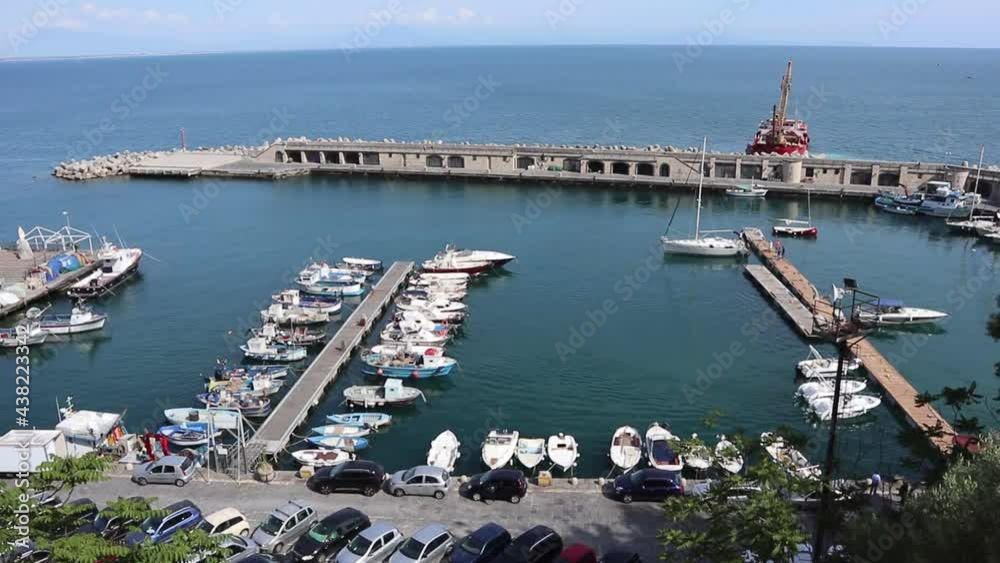 Cetara - Panoramica del porto dalla strada costiera