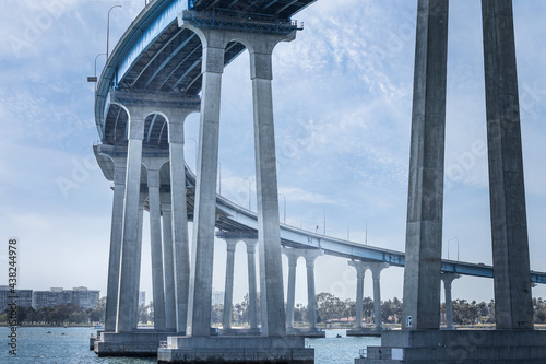 Fototapeta Naklejka Na Ścianę i Meble -  The curved Coronado bridge in San Diego, California