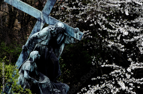 Sculpture of Jesus carring the cross