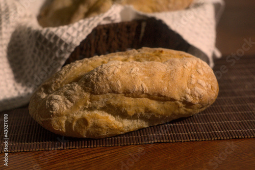 pan casero ciabatta, hecho en casa corteza, cascara pan masa madre, pan chapota