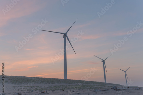 風力発電の風車群