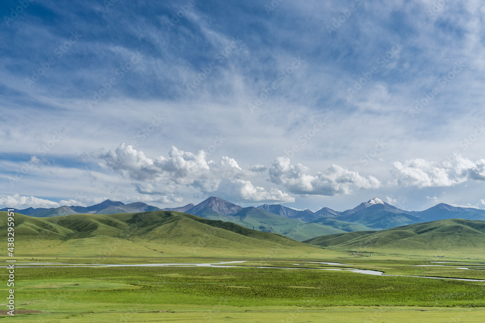 Obraz premium Mountains and grasslands along G217 highway in Xinjiang, China in summer