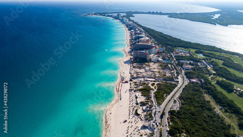 Mar Caribe de la Zona Hotelera de Cancun zona turistica