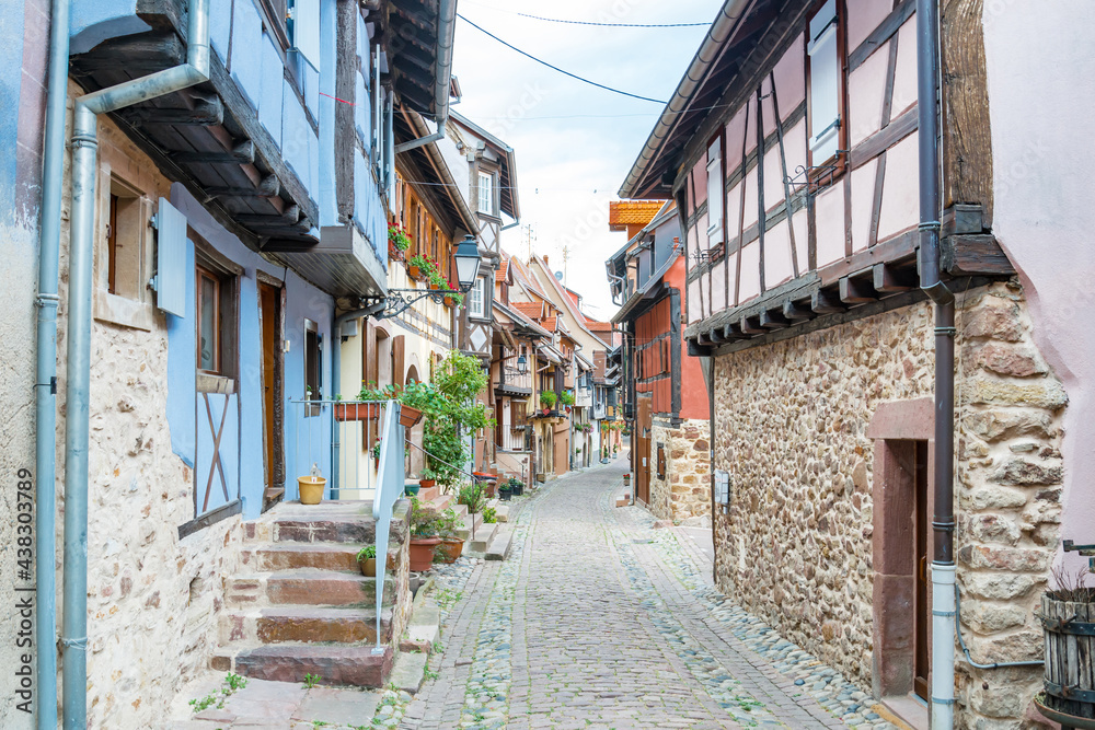 Obraz premium Picturesque view of the quaint town of Ribeauville, Alsace, France