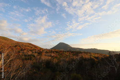 知床峠の紅葉と羅臼岳
