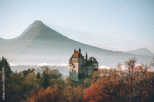 Le château de Menthon saint Bernard photo