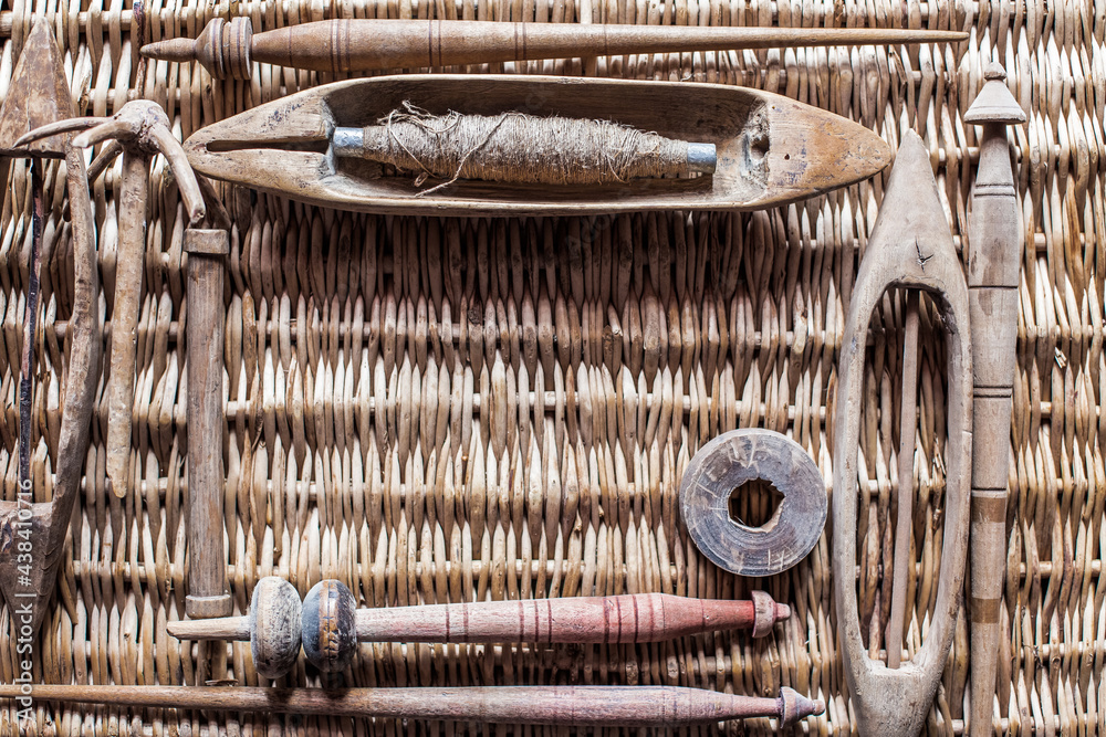 old loom wooden shuttle antique shuttle weaving tool / boat shuttle