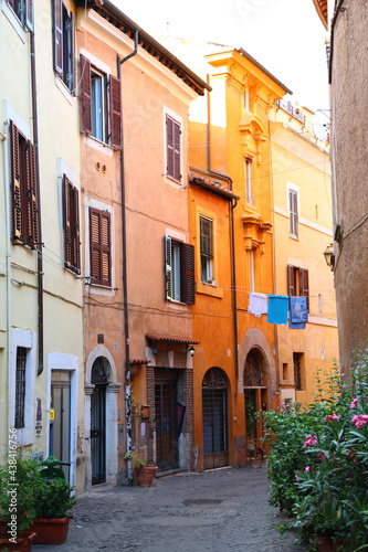 Fototapeta Naklejka Na Ścianę i Meble -  The streets of the Trastevere area. Rome