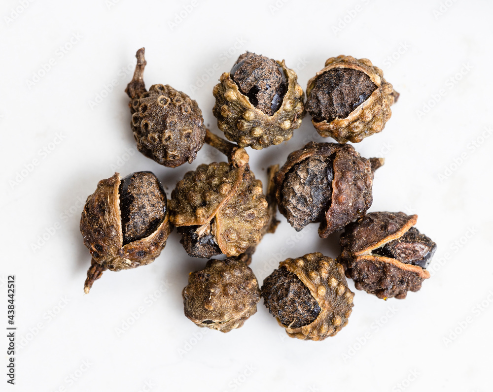 few dried sichuan pepper peppercorns close up few dried sichuan pepper peppercorns close up