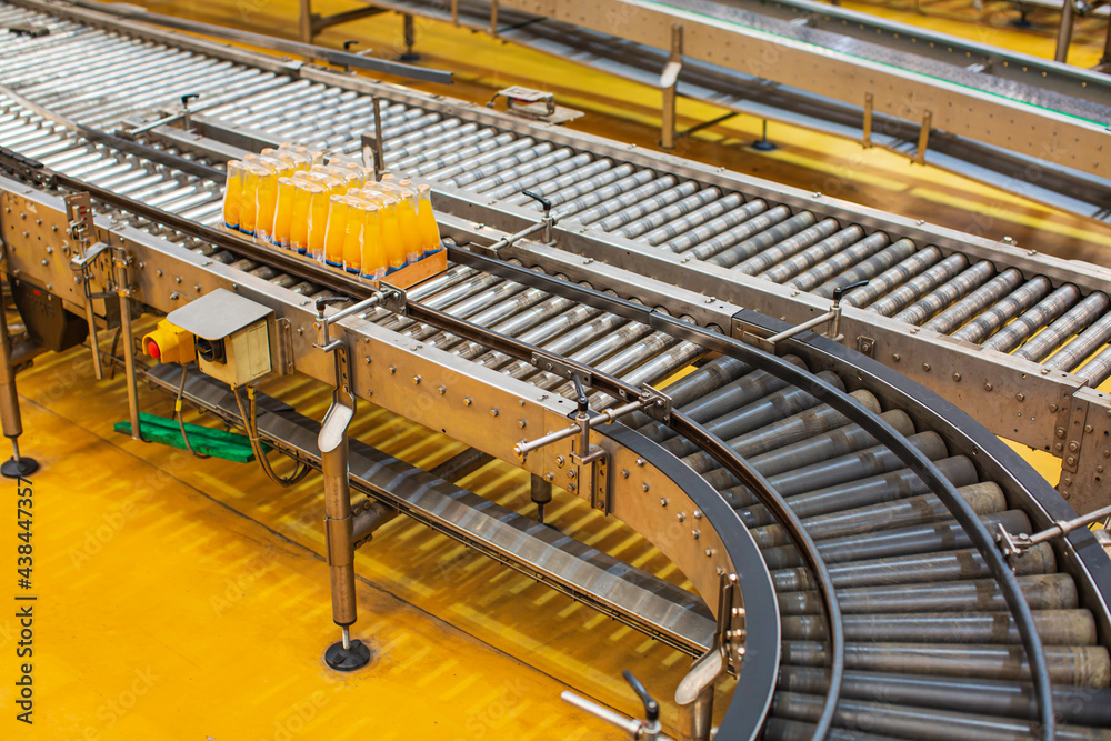 Top view crossing of the roller and conveyor Top view crossing of the roller and conveyor
