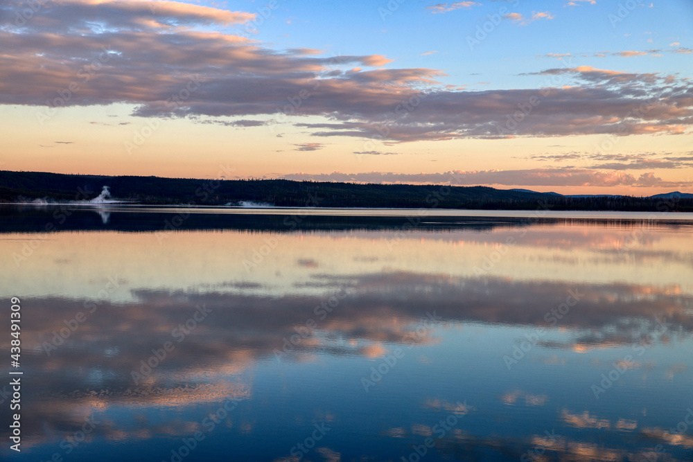 Fototapeta premium sunrise over the lake, Lake Lewis Wyoming 
