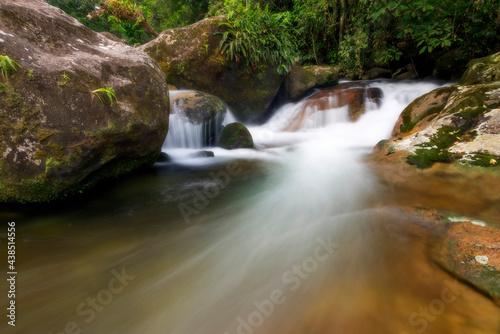 Fototapeta Naklejka Na Ścianę i Meble -  Lage Waterfall, Ilhabela, Brazil