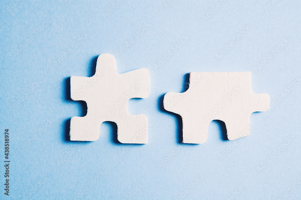 Obraz premium puzzle pieces on a blue background