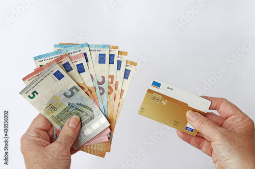 Bezahlung mit Bargeld oder mit EC- oder Kreditkarte