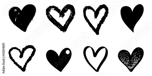 set of doodle hearts isolated on white background. hand drawn of icon love.vector illustration.