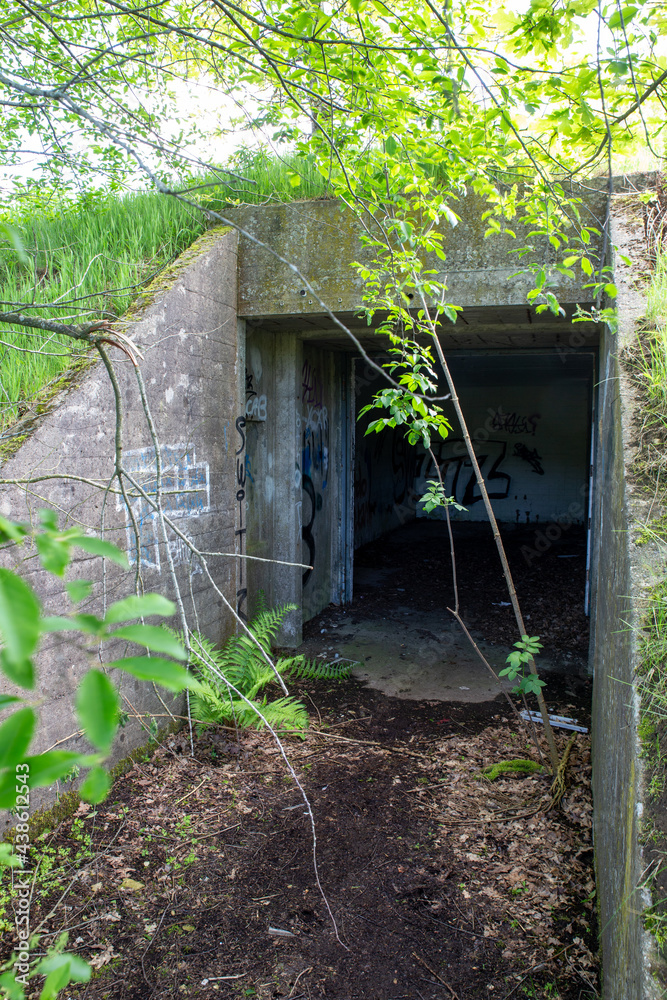 Eingang zu einem Bunker in ehemals Sondermunitionslager  Kellinghusen , Schleswig Holstein,  jetzt Naherholungsgebiet , Lost Places.