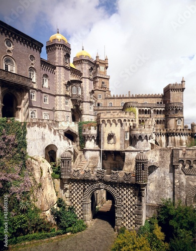 portugal  sintra  pal  cio da pena  exterior  europe  landscape  hill  hilltop  building  structure  castle  palace  pena  architecture  architectural style  sight  culture  deserted  