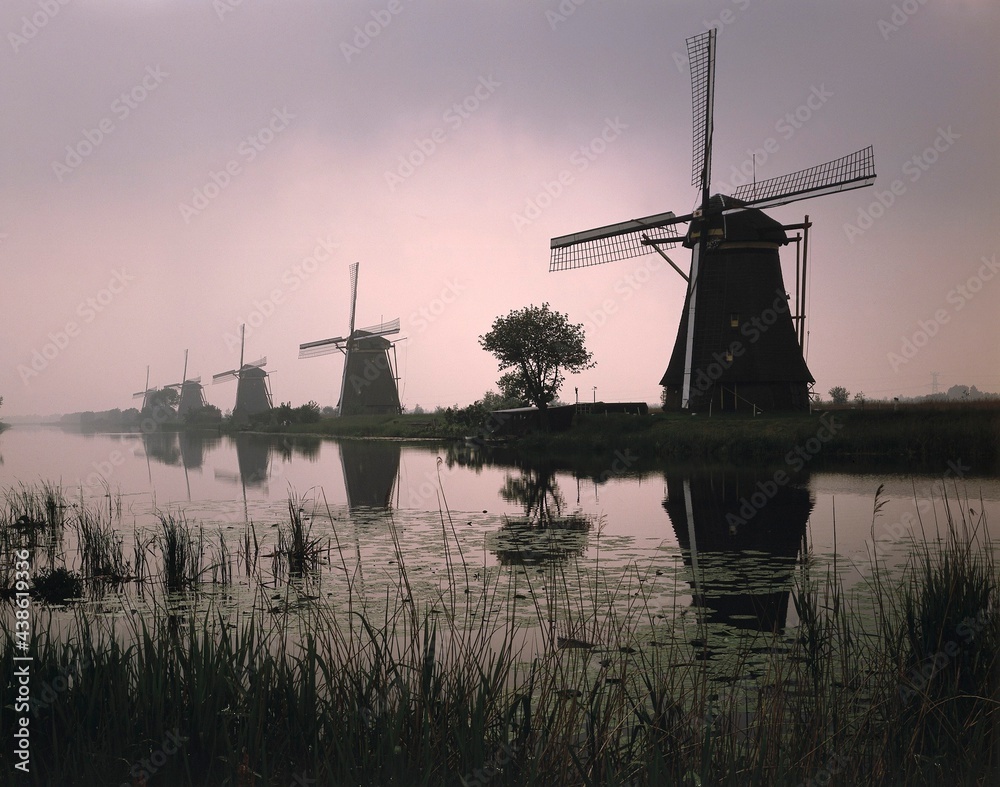 netherlands, kinderdijk, windmills, morning mood, polder mills, morning, fog, dawn, twilight, windmill, wind power, tower windmill, 