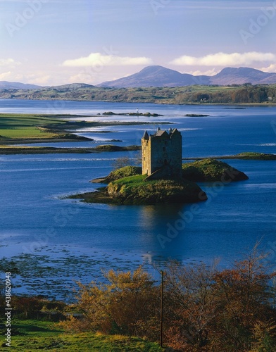 great britain, scotland, strathclyde, stalker castle, loch linnhe, lake, island, loch laich, built 16th/17th century, castle, medieval, sight, building, culture, evening, atmosphere, water,  photo