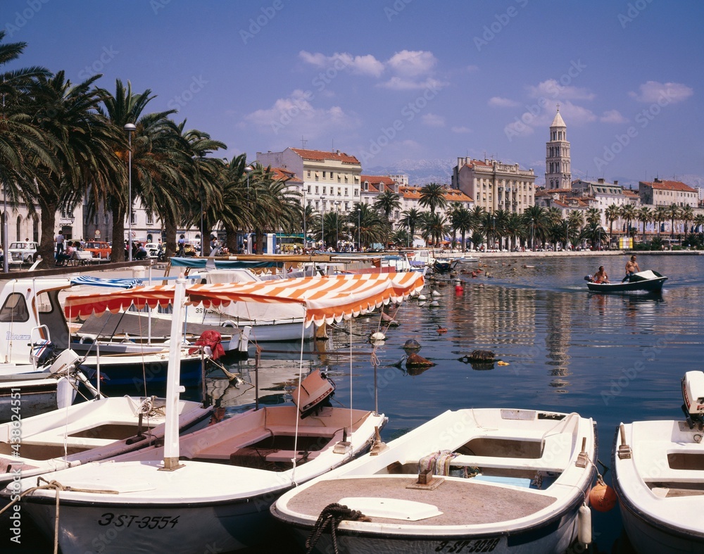 Fototapeta premium croatia, dalmatia, split, harbour view with cathedral church, 49695,