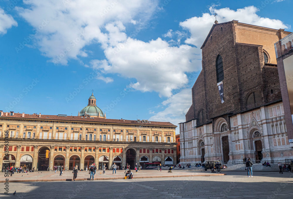 The beautiful Maggiore Square in Bologna