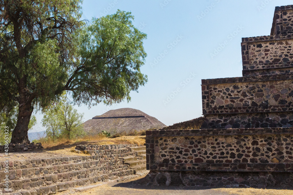 Templo de Teotihuacan en México en un día soleado Templo de Teotihuacan en México en un día soleado