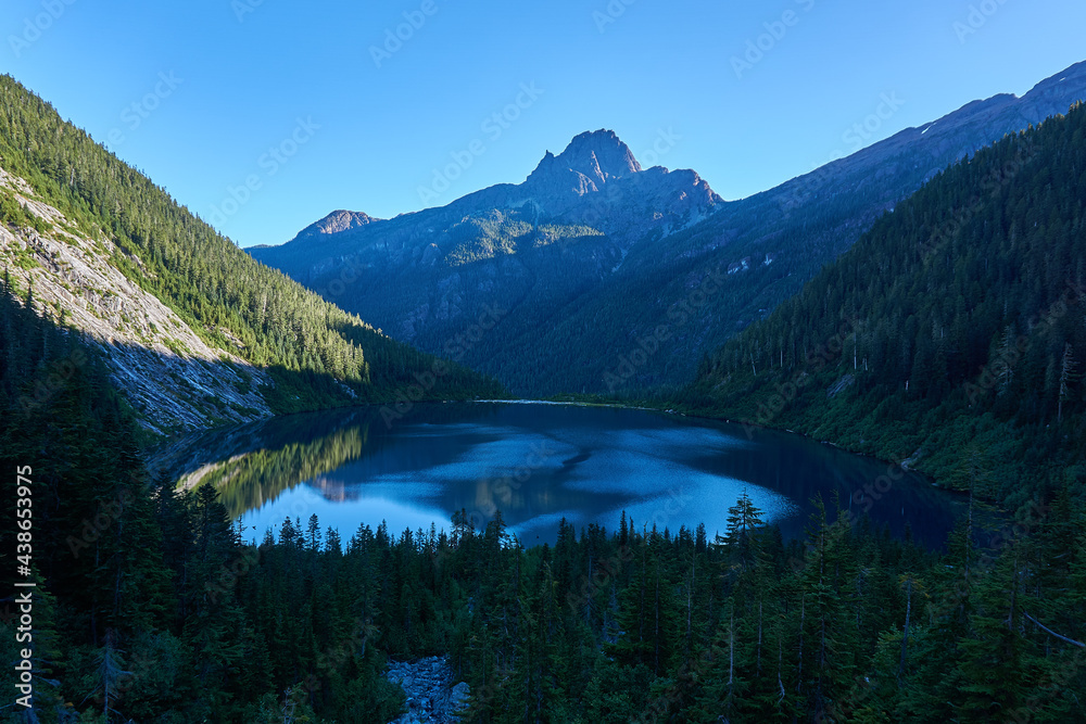 Gletscher See auf Vancouver Island auf dem Elk-Fall-River-Trail