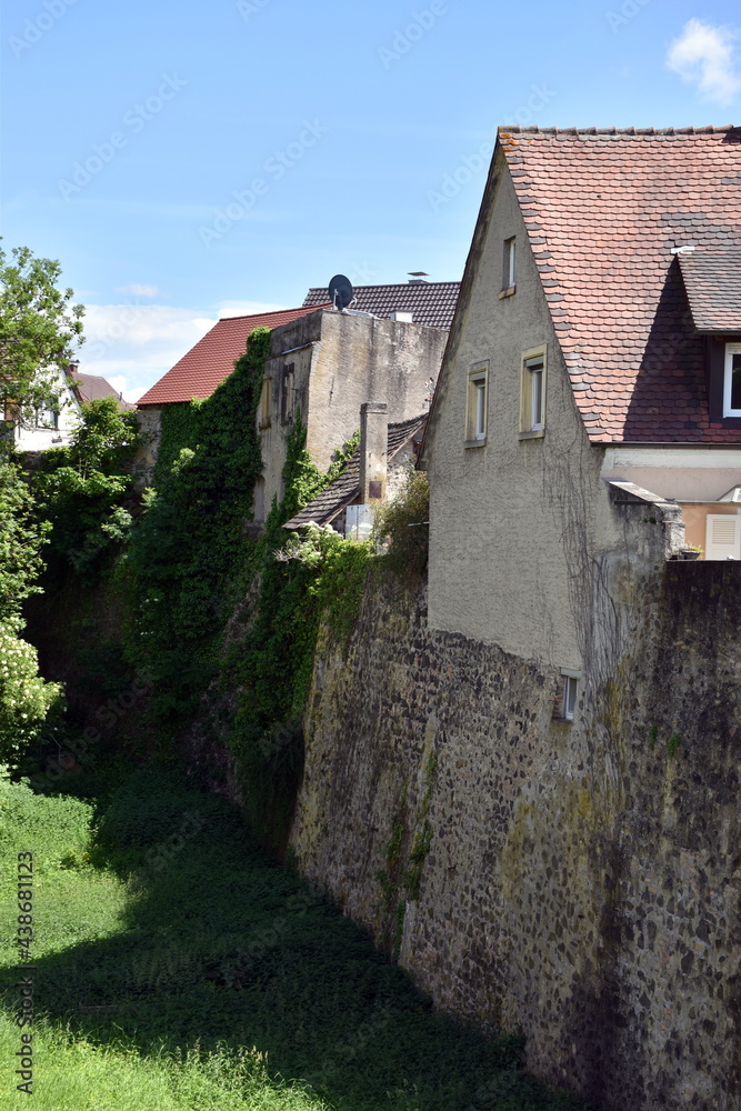 Häuser an der alten Stadtmauer in Breisach