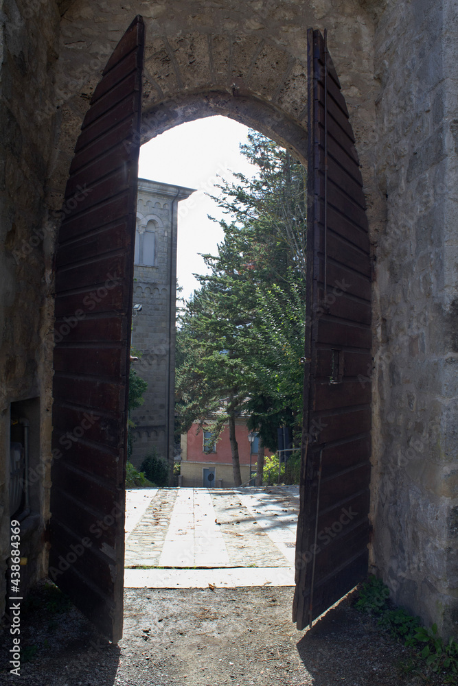Obraz premium entrance to the tower