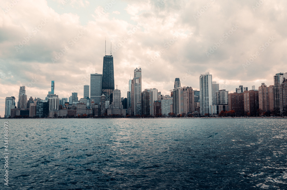 Fototapeta premium city skyline at sunset