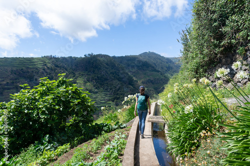 Randonnée à Madère le long d'une levada