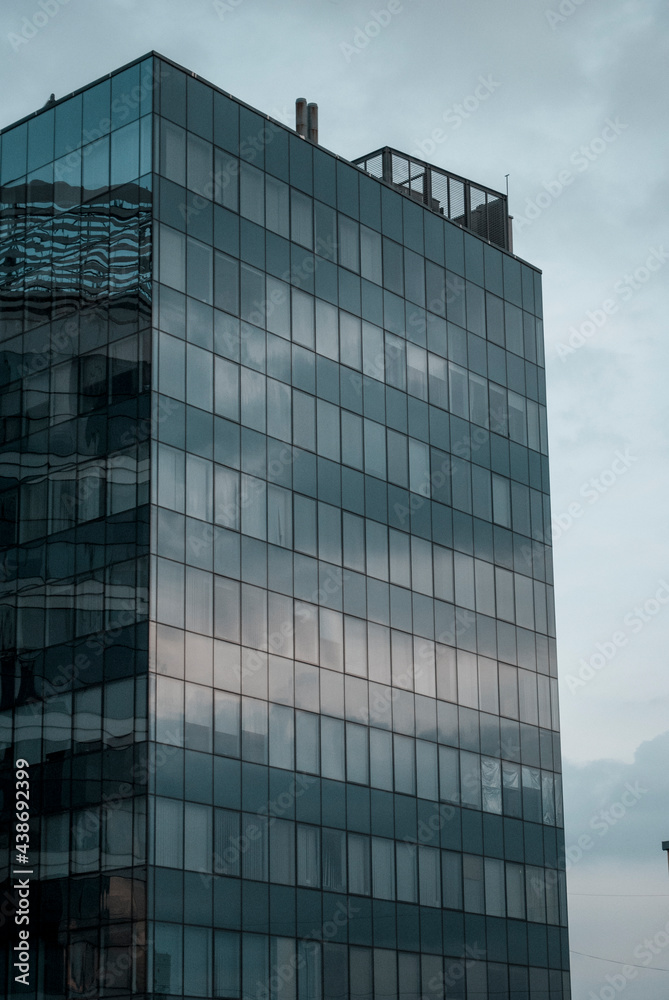 Obraz premium modern office building with sky