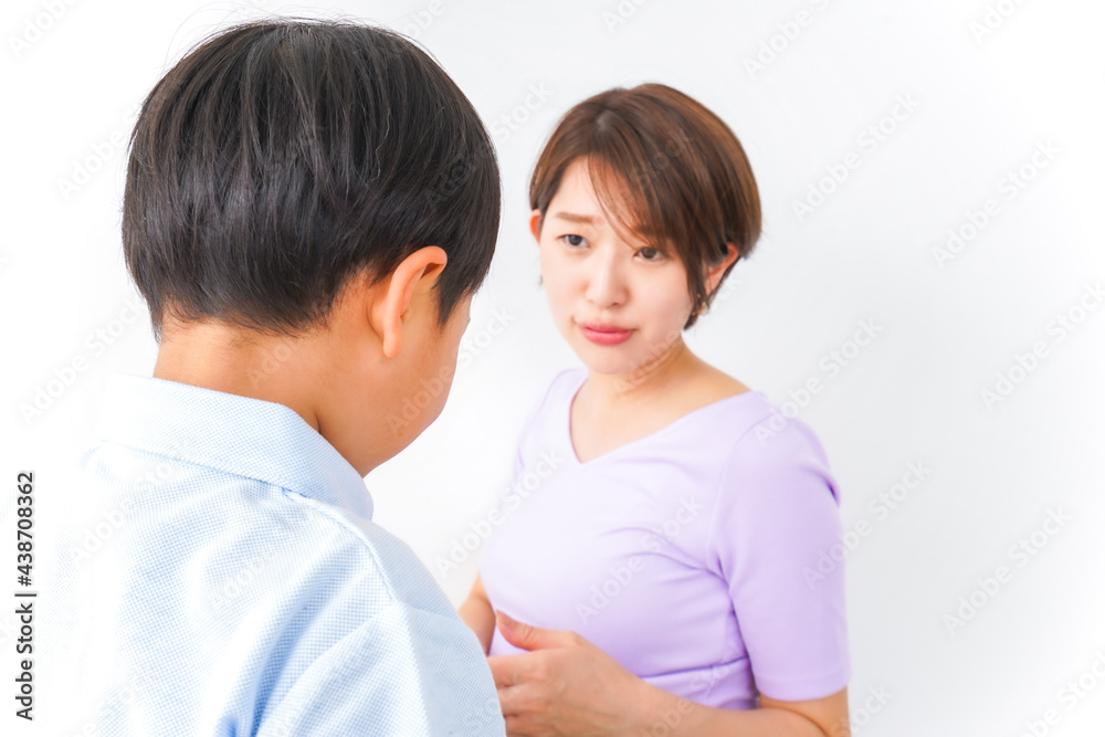 通学をする子どもとお母さん 通学をする子どもとお母さん