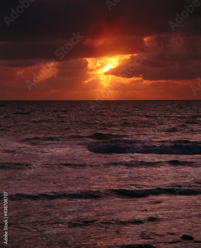 Fototapeta Naklejka Na Ścianę i Meble -  sunset at the sea, cloudy mood, 