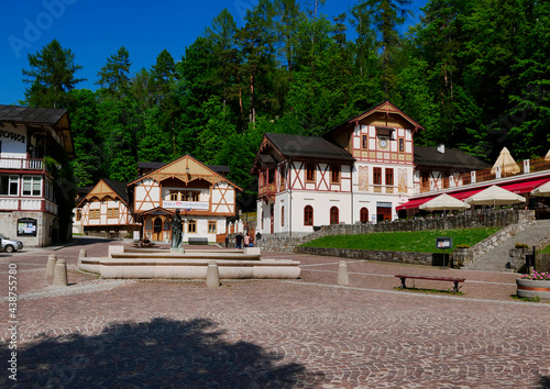 Obraz na płótnie Zabytkowa architektura uzdrowiska Szczawnica Zdrój w salonie