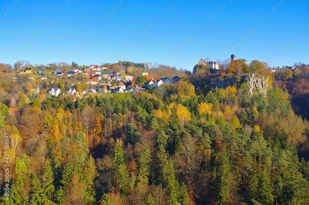 Hohnstein Burg in der Sächsischen Schweiz im Herbst - Hohnstein castle  in Elbe sandstone mountains