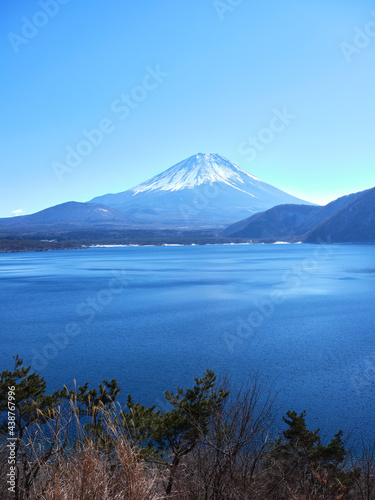 本栖湖からの富士山 © sakura
