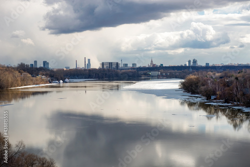 View of the Moscow river in the Khoroshevo-Mnevniki district on a spring day © Konstantin