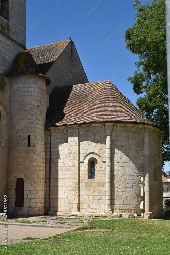 Chevet de l'église Saint-Germain à Poitiers, France