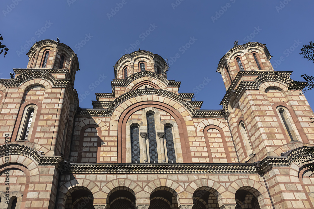 Church of St. Mark (Crkva Svetog Marka) - Serbian Orthodox church located in the Tasmajdan Park in Belgrade, Serbia. - obrazy, fototapety, plakaty 