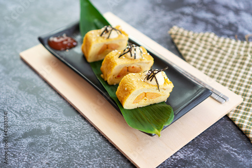 Japanese sweet egg, a simple food that is popular to eat in winter.