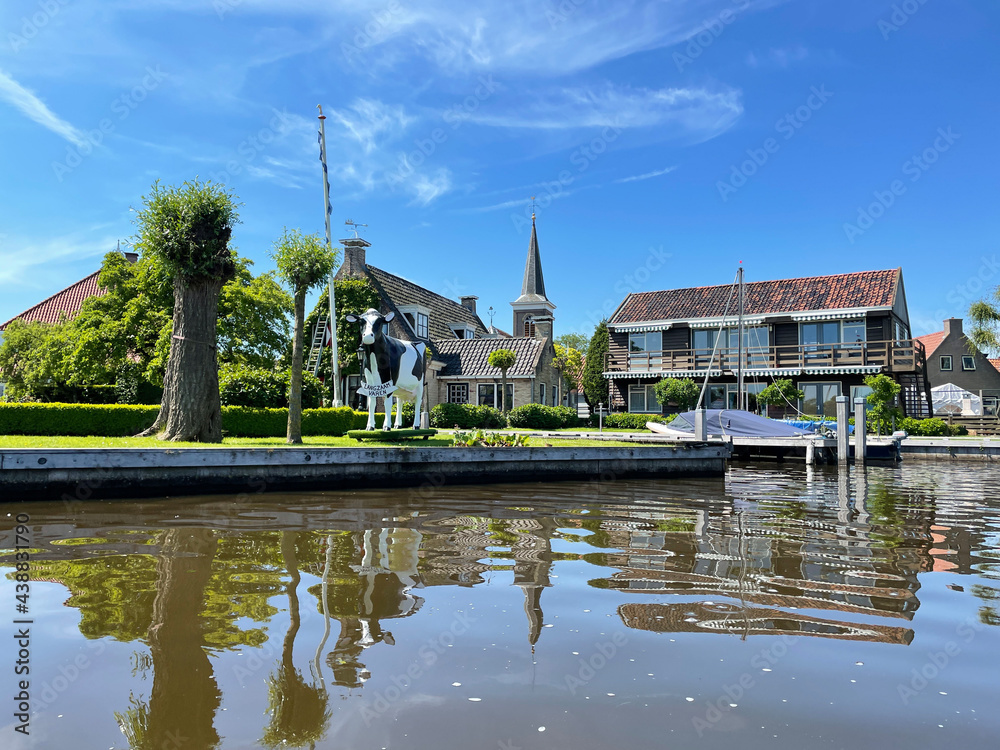 Village Uitwellingerga in Friesland