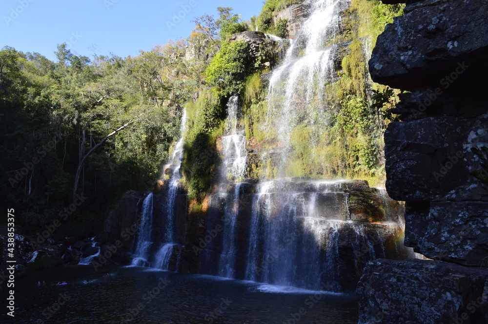 Fototapeta premium Sol sobre a cachoeira Almécegas I na Chapada dos Veadeiros