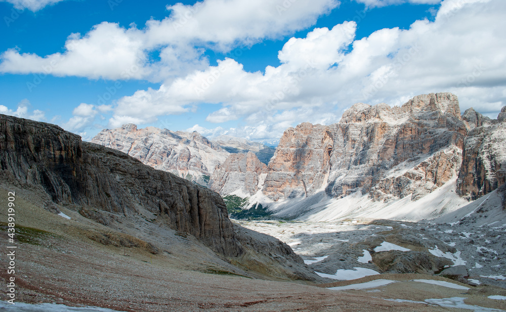 le Dolomiti viste dalla cima del Lagazuoi le Dolomiti viste dalla cima del Lagazuoi