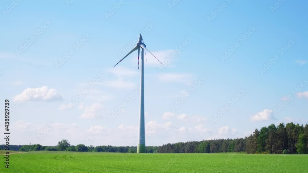 Damaged Wind Power Plant Turbine Generator with Broken Split Blade Damaged Wind Power Plant Turbine Generator with Broken Split Blade