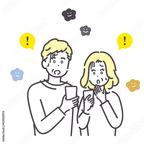 スマートフォンのウイルス感染に驚くシニア男女のイラスト