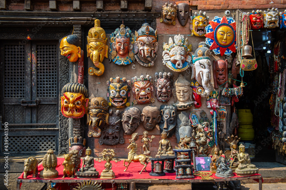 Φωτογραφία Wooden masks and handicrafts on sale at local shop in the Thamel market, Thamel District of Kathmandu, Nepal